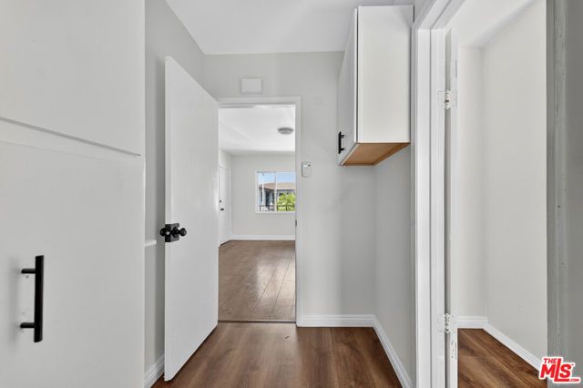 4777 San Vicente Boulevard 8, Los Angeles, CA 90019