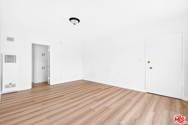4777 San Vicente Boulevard 8, Los Angeles, CA 90019