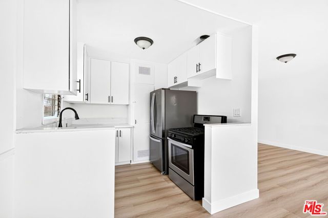 4777 San Vicente Boulevard 8, Los Angeles, CA 90019