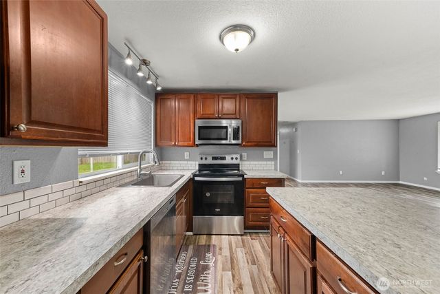 9415 Pinedrop Drive SE, Olympia, WA 98513