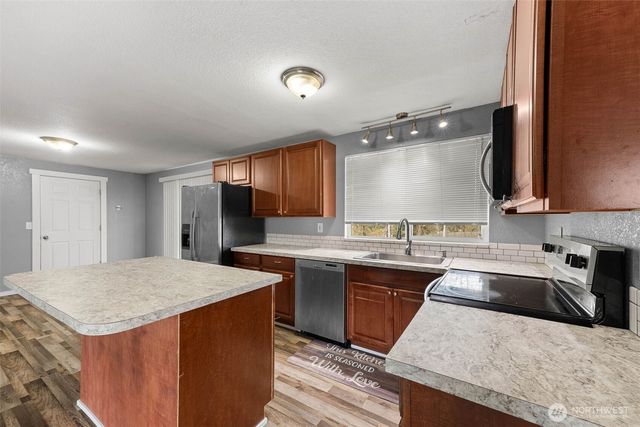 9415 Pinedrop Drive SE, Olympia, WA 98513