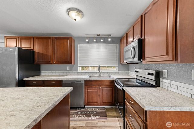 9415 Pinedrop Drive SE, Olympia, WA 98513