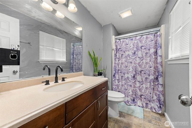 9415 Pinedrop Drive SE, Olympia, WA 98513