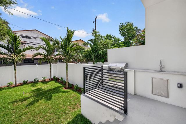 509 SW 11th Street, Fort Lauderdale, FL 33315