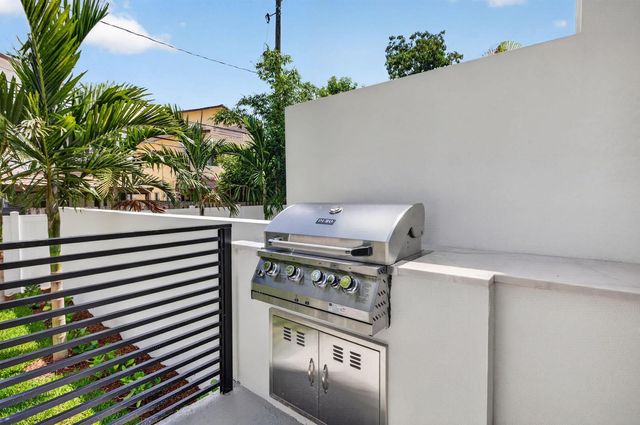 509 SW 11th Street, Fort Lauderdale, FL 33315