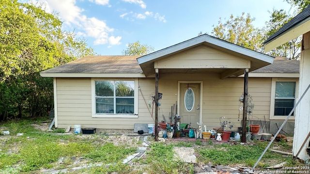 4842 LORD RD, San Antonio, TX 78220