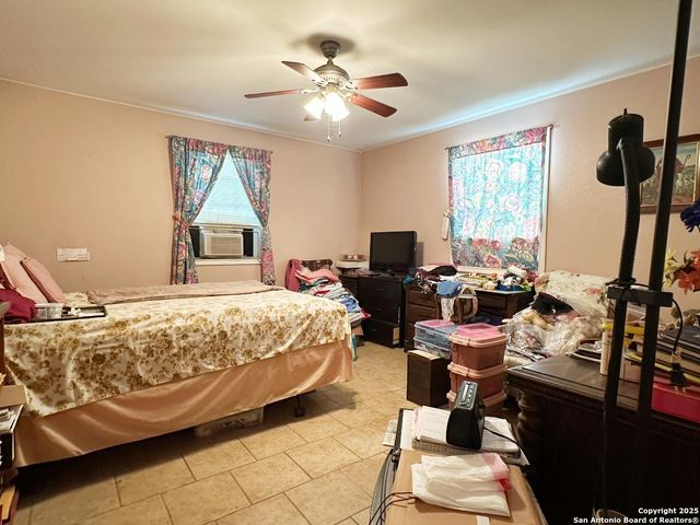 4842 LORD RD, San Antonio, TX 78220