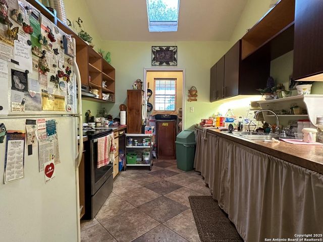 4842 LORD RD, San Antonio, TX 78220