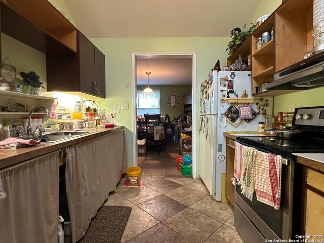 4842 LORD RD, San Antonio, TX 78220