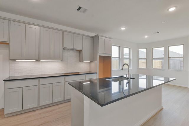 1088 Birds Landing Drive, Magnolia, TX 77355