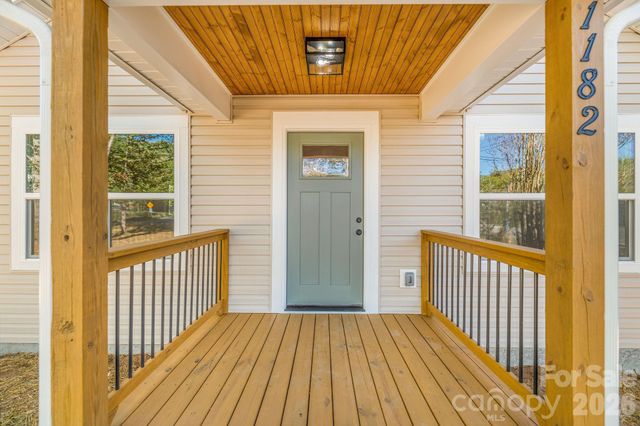 1182 Crabtree Road, Waynesville, NC 28785