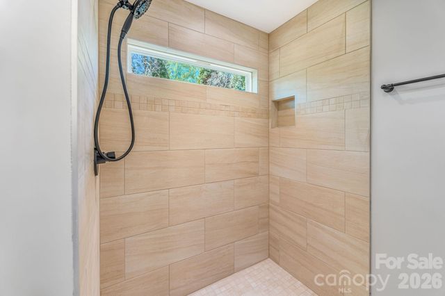1182 Crabtree Road, Waynesville, NC 28785