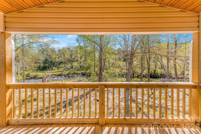 1182 Crabtree Road, Waynesville, NC 28785
