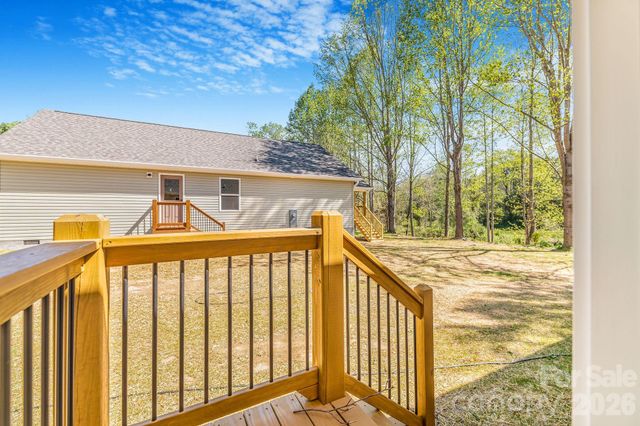 1182 Crabtree Road, Waynesville, NC 28785
