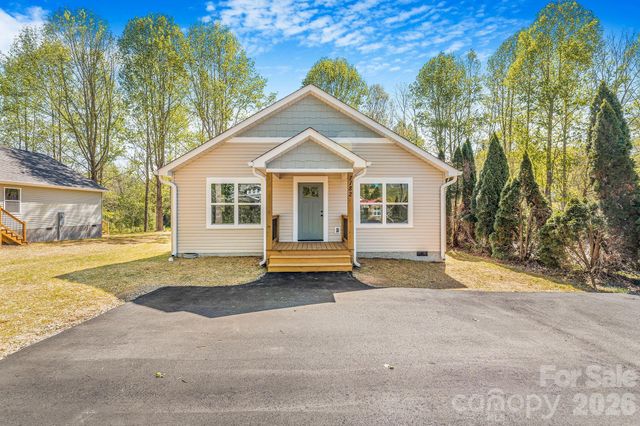 1182 Crabtree Road, Waynesville, NC 28785