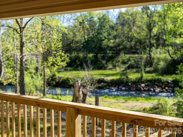 1182 Crabtree Road, Waynesville, NC 28785