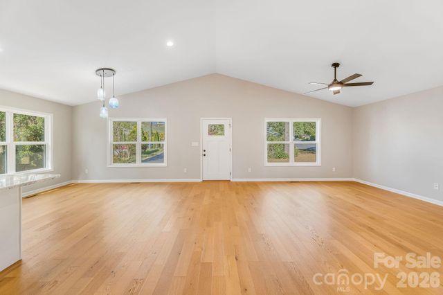 1182 Crabtree Road, Waynesville, NC 28785