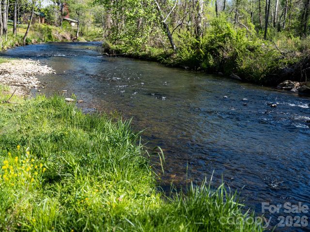 1182 Crabtree Road, Waynesville, NC 28785
