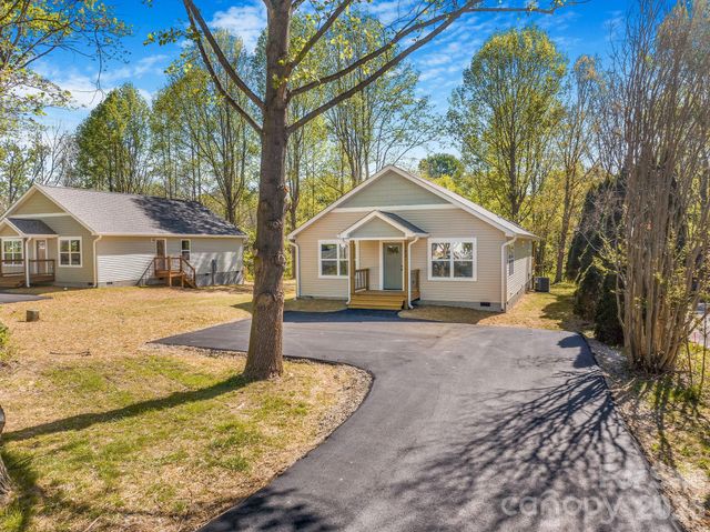 1182 Crabtree Road, Waynesville, NC 28785