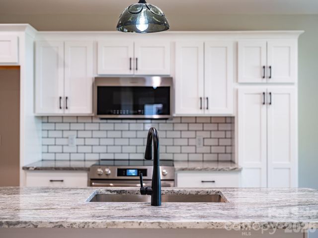 1182 Crabtree Road, Waynesville, NC 28785