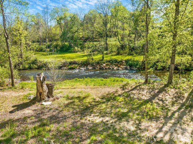 1182 Crabtree Road, Waynesville, NC 28785