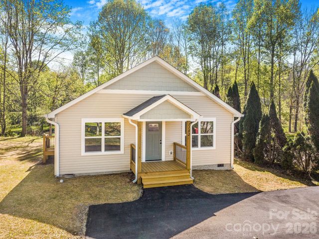 1182 Crabtree Road, Waynesville, NC 28785
