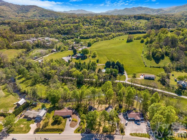 1182 Crabtree Road, Waynesville, NC 28785