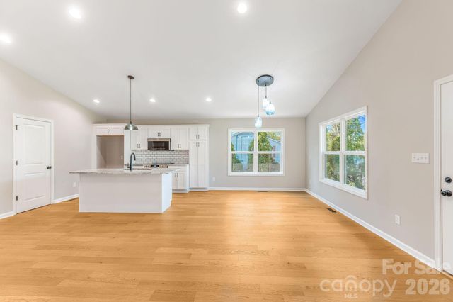 1182 Crabtree Road, Waynesville, NC 28785