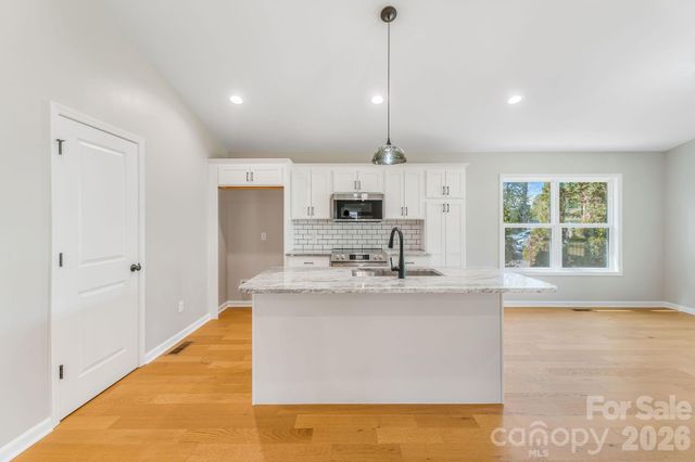 1182 Crabtree Road, Waynesville, NC 28785