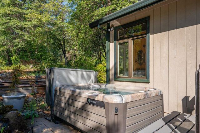 815 Quail Court, Mccloud, CA 96057