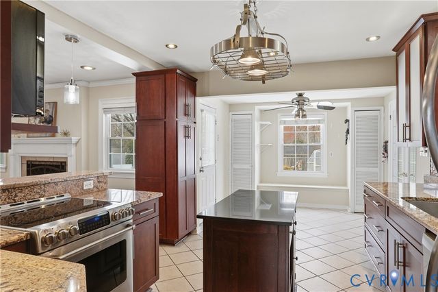 7258 Bellspring Dr, Mechanicsville, VA 23111