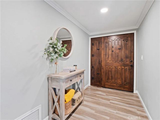 896 Moffatt Circle, Simi Valley, CA 93065