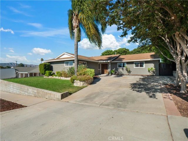 896 Moffatt Circle, Simi Valley, CA 93065