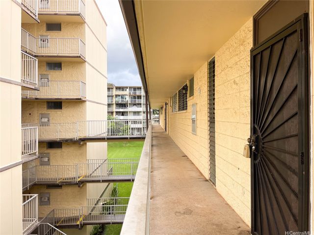 95-2052 Waikalani Place B404, Mililani, HI 96789