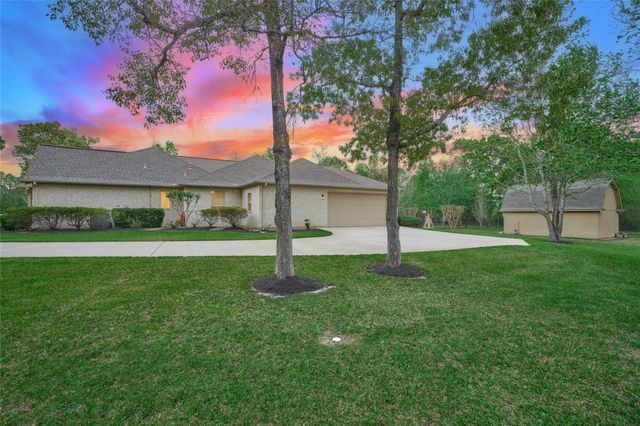 26205 Crown Ranch Boulevard, Montgomery, TX 77316