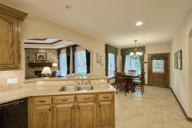 26205 Crown Ranch Boulevard, Montgomery, TX 77316