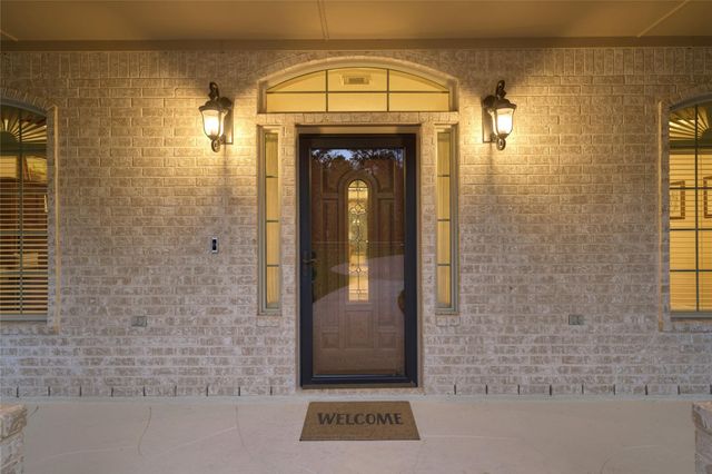 26205 Crown Ranch Boulevard, Montgomery, TX 77316