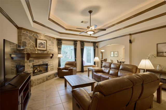 26205 Crown Ranch Boulevard, Montgomery, TX 77316