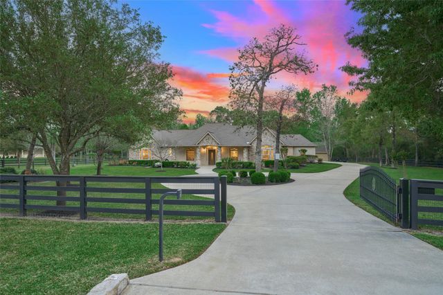 26205 Crown Ranch Boulevard, Montgomery, TX 77316