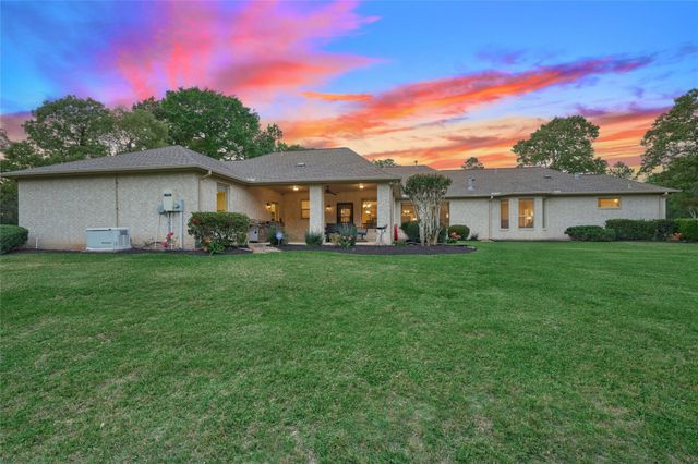 26205 Crown Ranch Boulevard, Montgomery, TX 77316