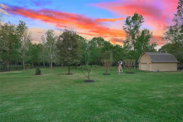 26205 Crown Ranch Boulevard, Montgomery, TX 77316