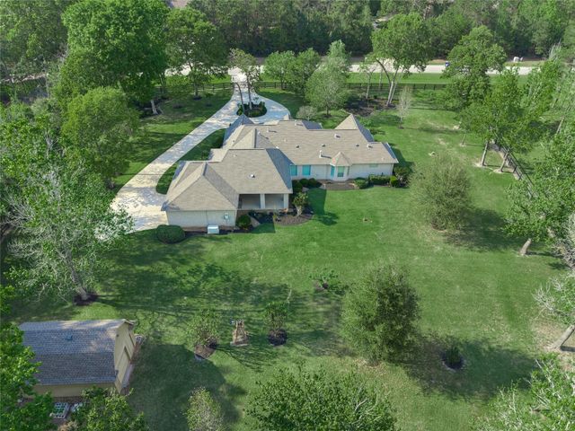 26205 Crown Ranch Boulevard, Montgomery, TX 77316