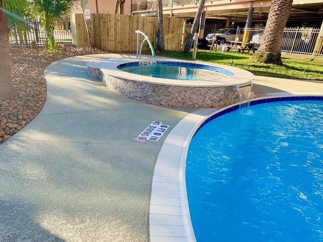 9520 Seawall Boulevard 332, Galveston, TX 77554