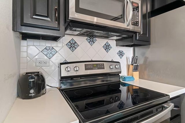 9520 Seawall Boulevard 332, Galveston, TX 77554