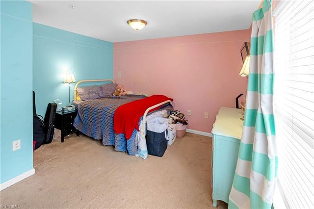 7102 W Friendly Avenue 108, Greensboro, NC 27410