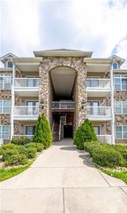 7102 W Friendly Avenue 108, Greensboro, NC 27410