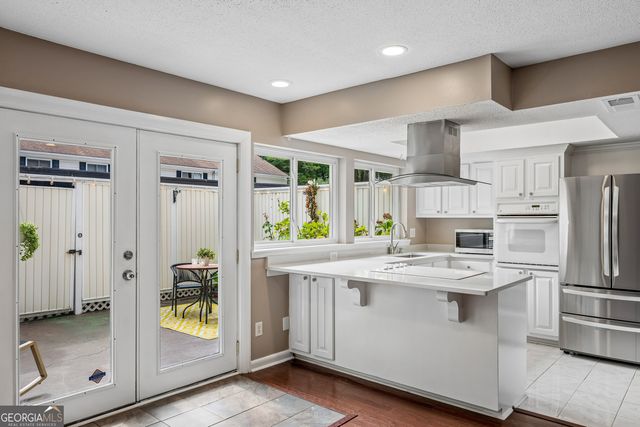 7156 Stonington Drive, Atlanta, GA 30328
