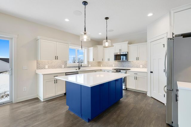 13702 Arrowhead Way, Rosemount, MN 55068