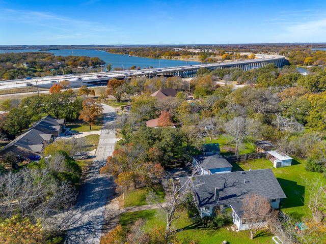 7000 Alice Road, Lake Worth, TX 76135