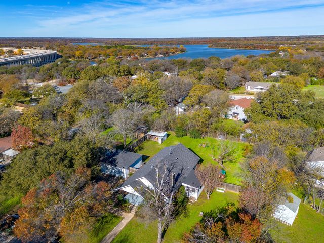 7000 Alice Road, Lake Worth, TX 76135